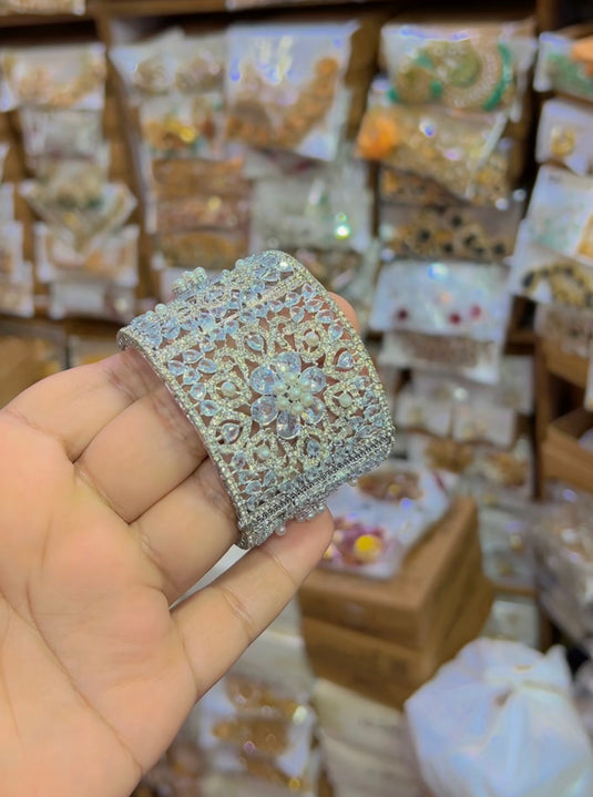 Zircone bai kara (Bg113)