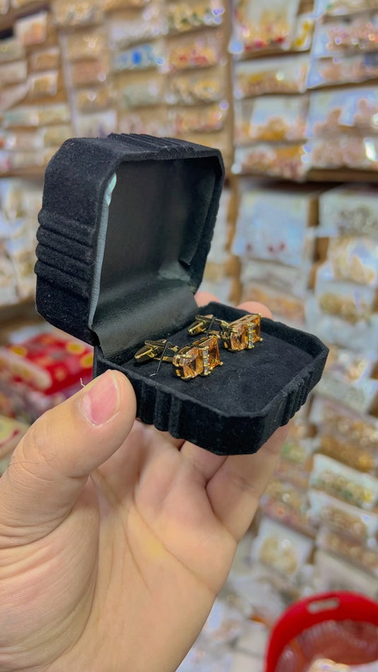 Zircone Italiyan Cufflink with Box (Ca12)