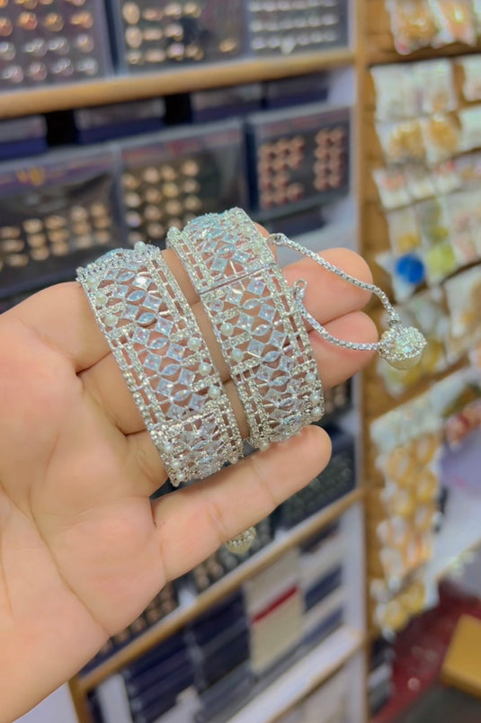 Zircone openable bangles (Bg137)