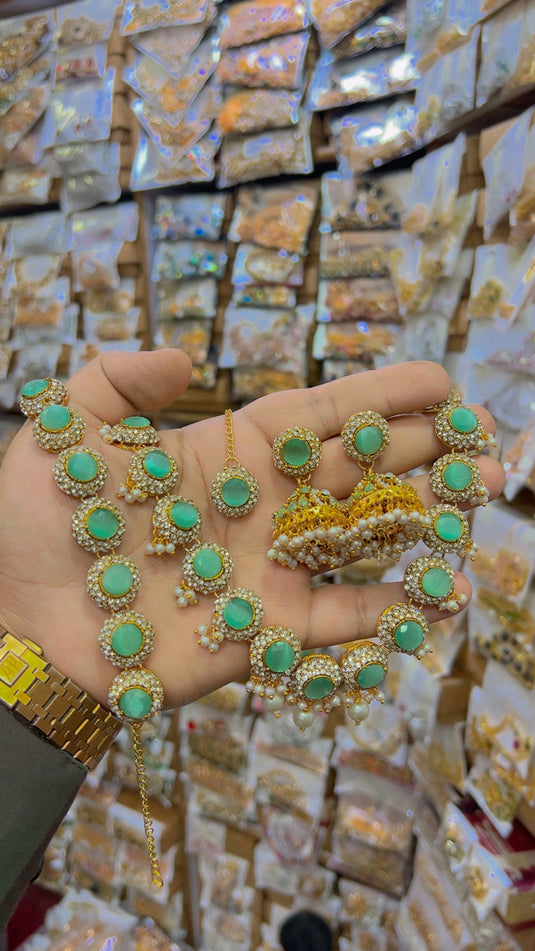 Necklace set with breslate (Ns018)