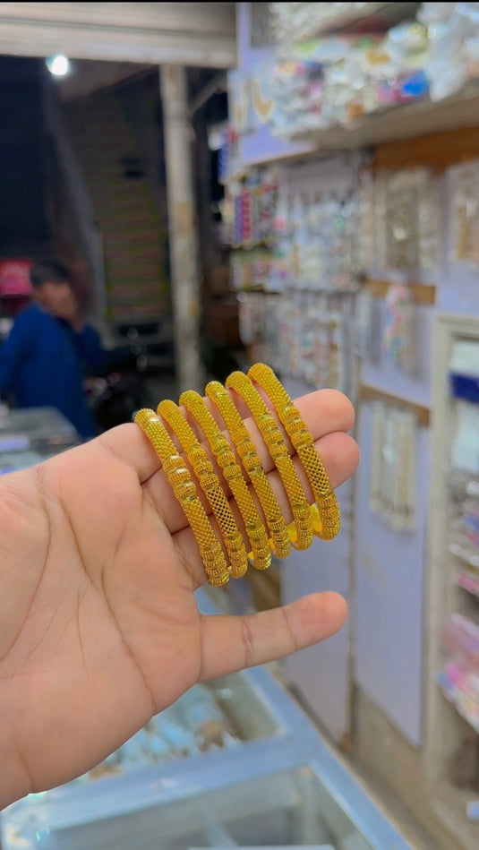Gold plated Very Fine quality bangles (Bg365)