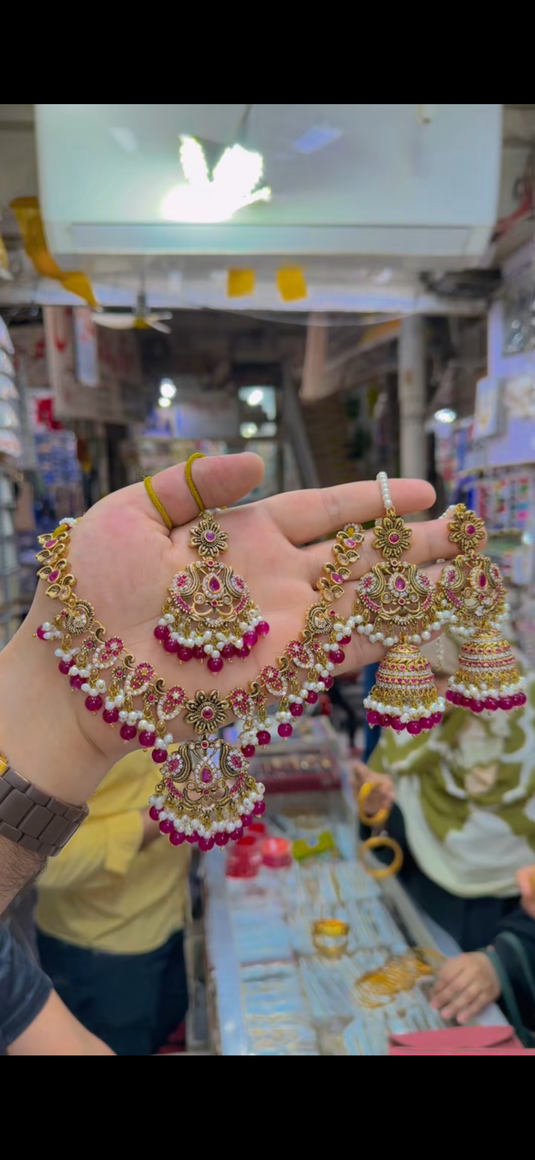 South Indian Necklace set premium Quality (Ns357)