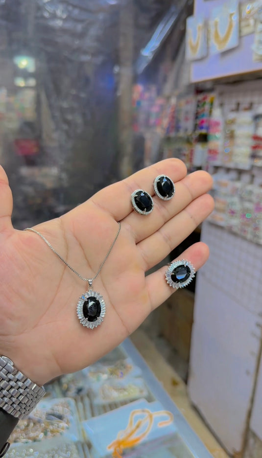 1 carat Locet set with adjustable ring (Rg241)