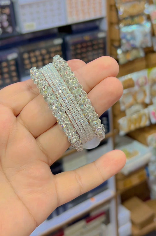 Zircone stones bangles (Bg083)