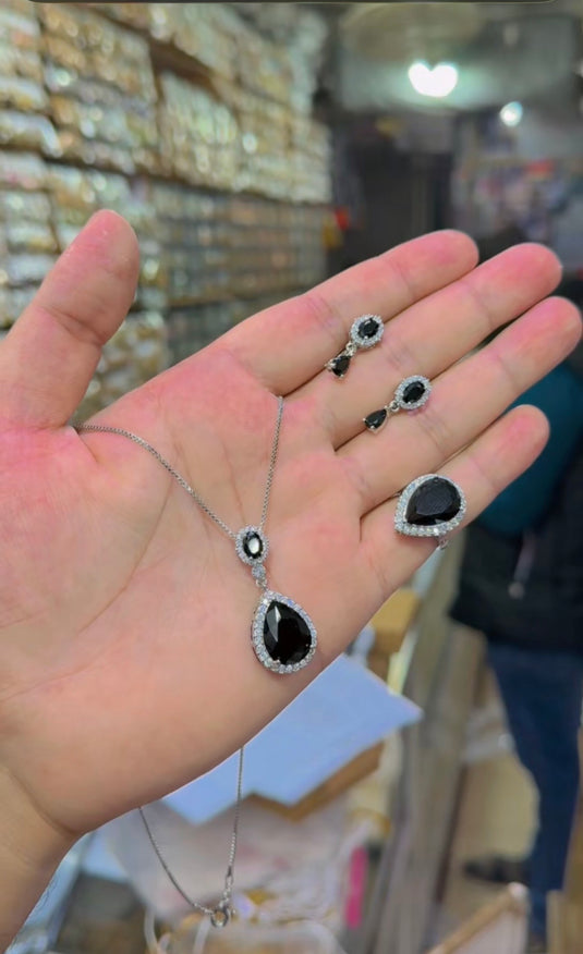 One Carrat Locket set + 
Ring 💍 
(Ls134)