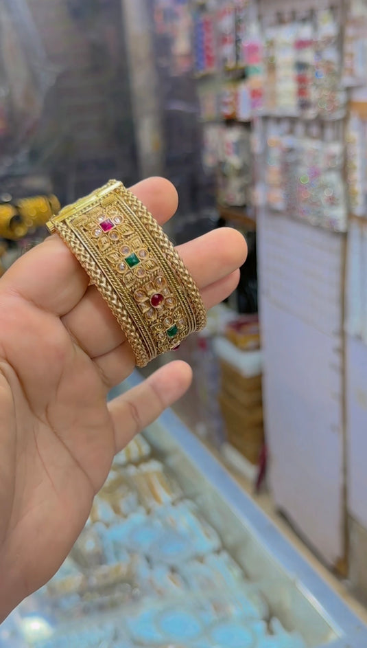 Rajwari Openable bangle (Bg197)