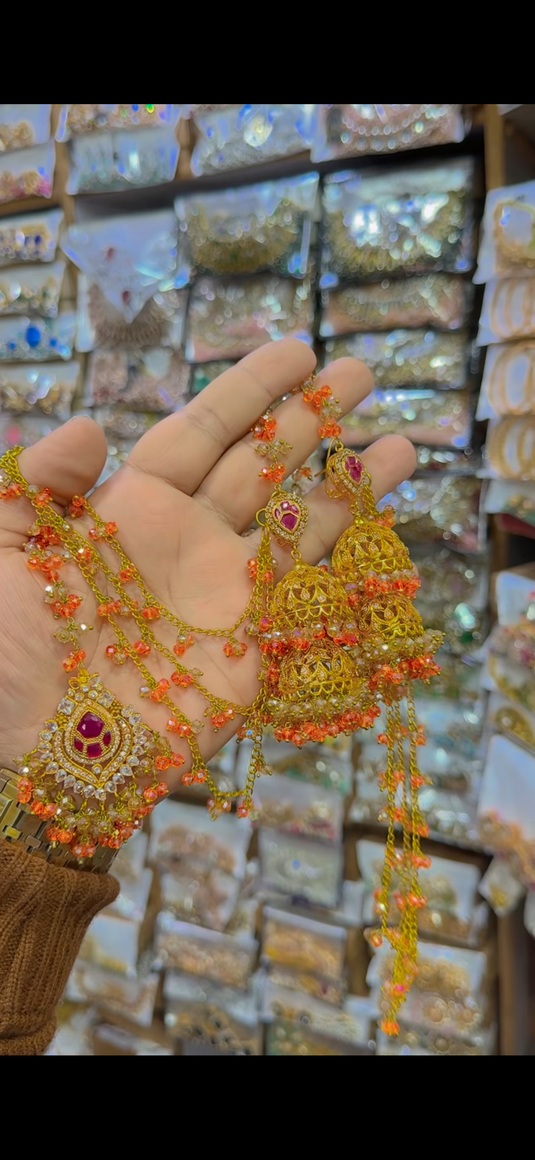 Saharay wala 2bl jhumka + bindiya (Bk28)