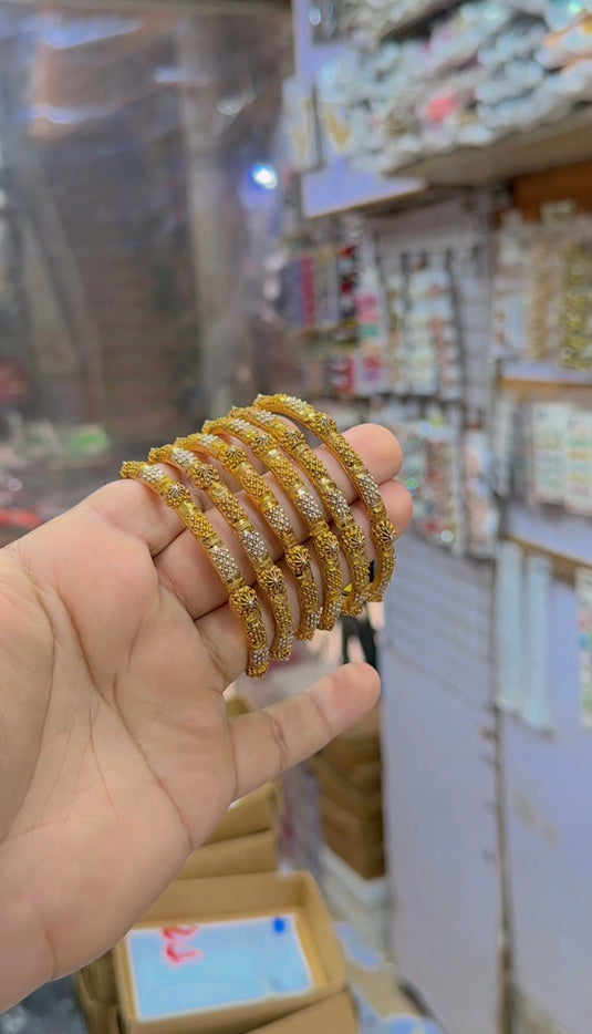 Gold plated bangles (Bg331)